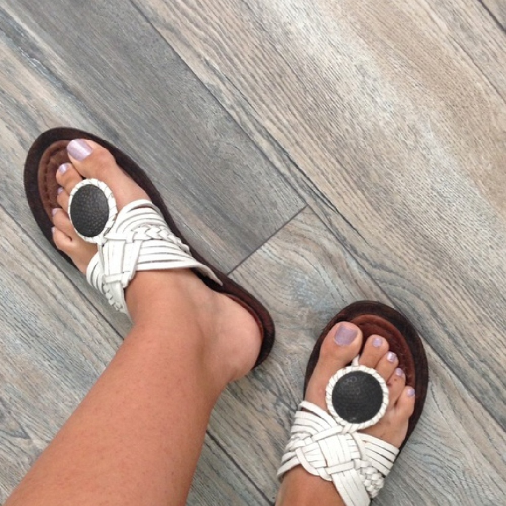 Woven sandles